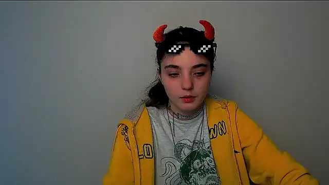 Snapshot of Sun_Shine__ chatting on October 2025 01:32:01 PM Sun Shine online show from October 2025 01:32:01 PM