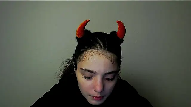 Snapshot of Sun_Shine__ chatting on October 2025 09:49:02 PM Sun Shine online show from October 2025 09:49:02 PM