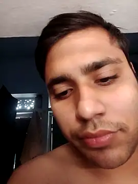 Snapshot of Desirock001 chatting on November 2025 11:32:02 AM Desirock001 online show from November 2025 11:32:02 AM