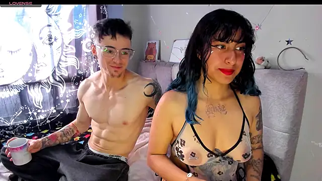 Snapshot of puepleholly chatting on October 2025 08:38:02 PM puepleholly online show from October 2025 08:38:02 PM