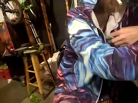 Snapshot of thejuicybacon chatting on October 2025 05:46:01 AM thejuicybacon online show from October 2025 05:46:01 AM