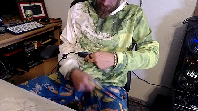 Snapshot of thejuicybacon chatting on October 2025 05:21:02 PM thejuicybacon online show from October 2025 05:21:02 PM