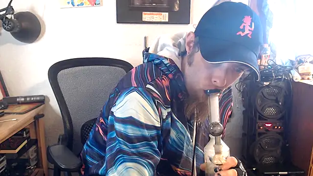 Snapshot of thejuicybacon chatting on October 2025 05:45:02 PM thejuicybacon online show from October 2025 05:45:02 PM