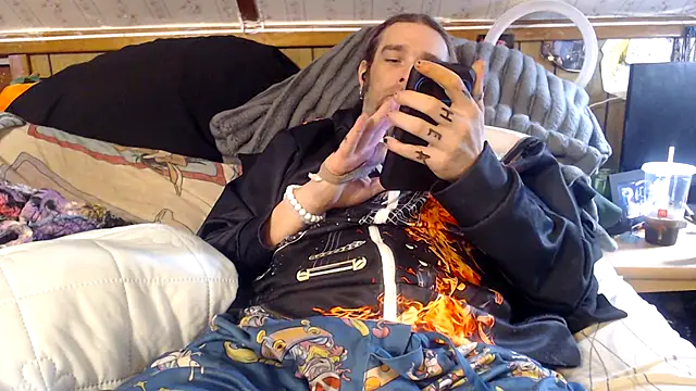 Snapshot of thejuicybacon chatting on October 2025 03:27:01 PM thejuicybacon online show from October 2025 03:27:01 PM