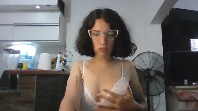 Snapshot of loliporomero chatting on November 2025 12:44:01 AM loliporomero online show from November 2025 12:44:01 AM