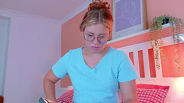 Snapshot of BelaMiller_ chatting on September 2025 11:37:02 AM BelaMiller online show from September 2025 11:37:02 AM