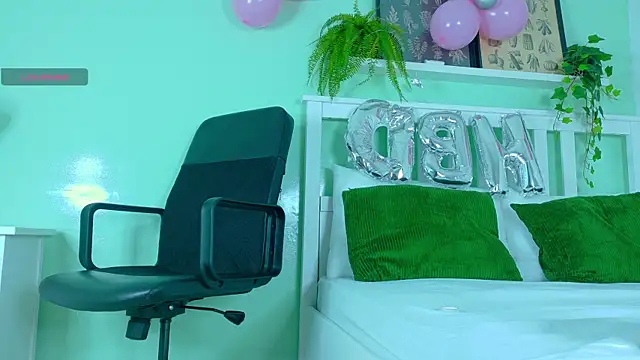 Snapshot of BelaMiller_ chatting on October 2025 11:51:02 AM BelaMiller online show from October 2025 11:51:02 AM