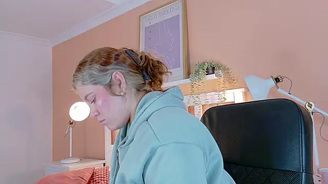 Snapshot of BelaMiller_ chatting on October 2025 11:40:01 AM BelaMiller online show from October 2025 11:40:01 AM