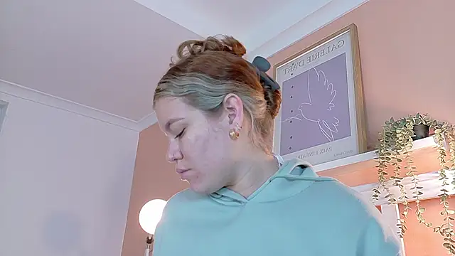 Snapshot of BelaMiller_ chatting on October 2025 11:41:02 AM BelaMiller online show from October 2025 11:41:02 AM