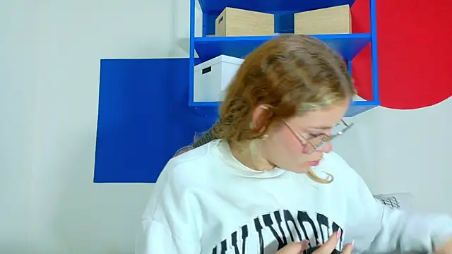 Snapshot of BelaMiller_ chatting on October 2025 11:54:01 AM BelaMiller online show from October 2025 11:54:01 AM