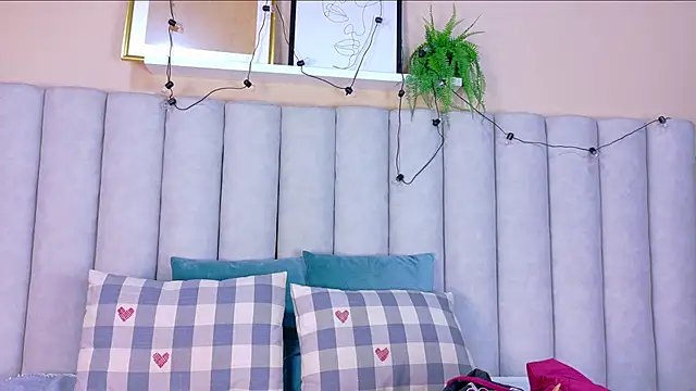 Snapshot of BelaMiller_ chatting on October 2025 11:44:02 AM BelaMiller online show from October 2025 11:44:02 AM