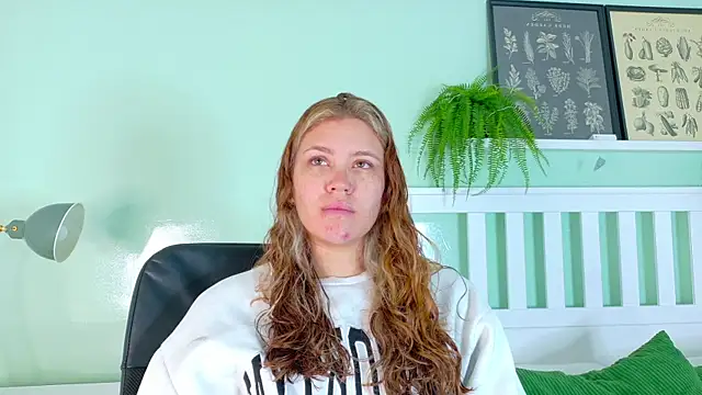 Snapshot of BelaMiller_ chatting on October 2025 11:43:01 AM BelaMiller online show from October 2025 11:43:01 AM