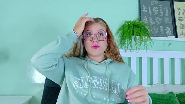 Snapshot of BelaMiller_ chatting on October 2025 11:54:02 AM BelaMiller online show from October 2025 11:54:02 AM