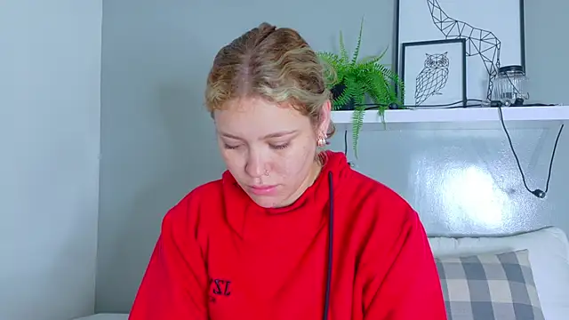 Snapshot of BelaMiller_ chatting on October 2025 11:33:02 AM BelaMiller online show from October 2025 11:33:02 AM