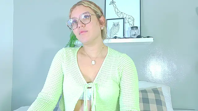 Snapshot of BelaMiller_ chatting on November 2025 11:43:02 AM BelaMiller online show from November 2025 11:43:02 AM