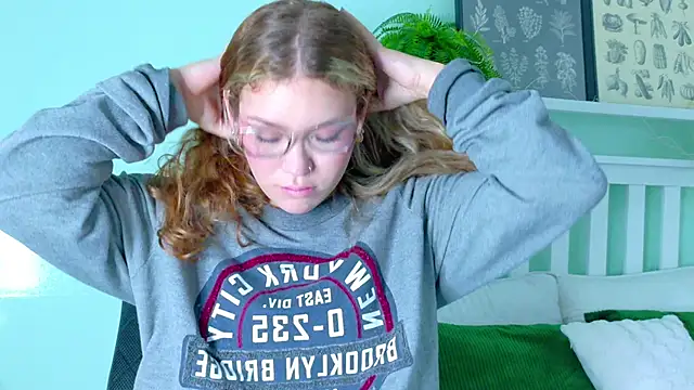 Snapshot of BelaMiller_ chatting on November 2025 11:42:02 AM BelaMiller online show from November 2025 11:42:02 AM