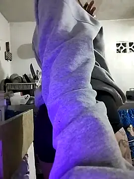 daniquintero03 online show from October 2025 07:23:01 PM