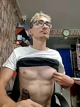 moorejhosua online show from October 2025 10:52:01 PM