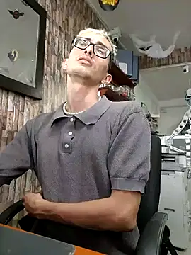 moorejhosua online show from October 2025 09:04:01 PM