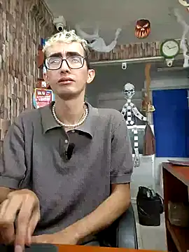 moorejhosua online show from October 2025 03:07:01 PM