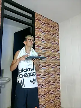 moorejhosua online show from October 2025 12:31:01 PM