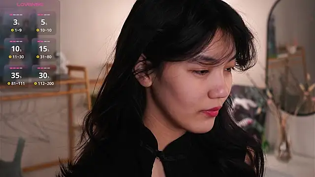 MoiraEger online show from October 2025 05:11:01 PM