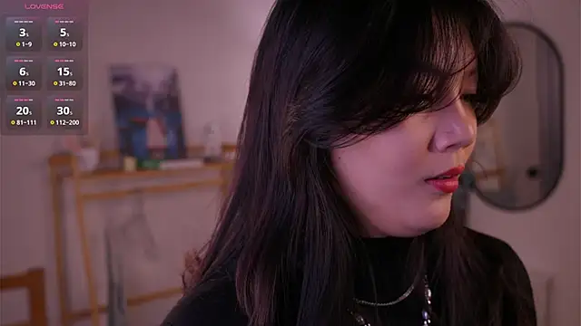 MoiraEger online show from October 2025 05:17:01 PM