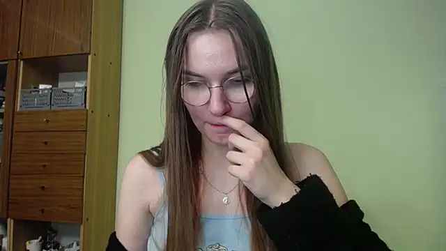 LooveELLYx online show from December 2024 03:17:01 PM