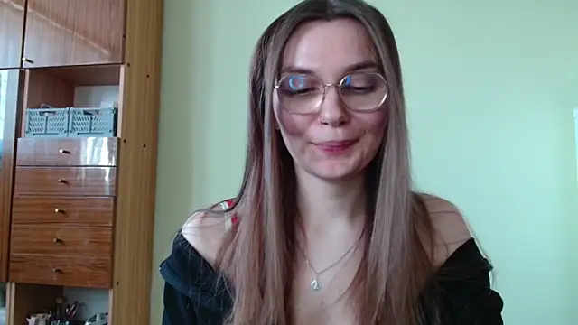 LooveELLYx online show from March 2025 12:15:01 PM