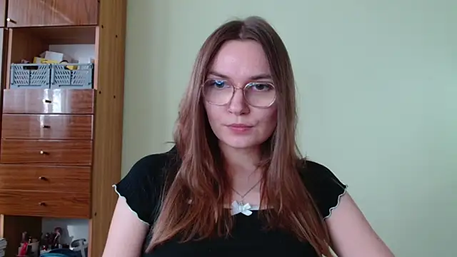 LooveELLYx online show from October 2025 01:44:01 PM