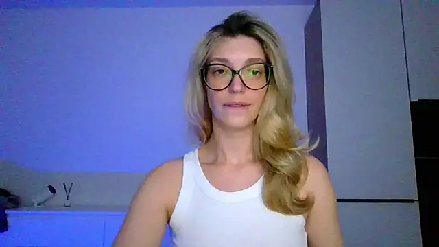ms Adelina online show from September 2025 06:29:02 PM