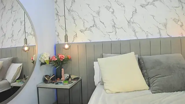 Karlla Brown online show from October 2025 06:52:01 PM