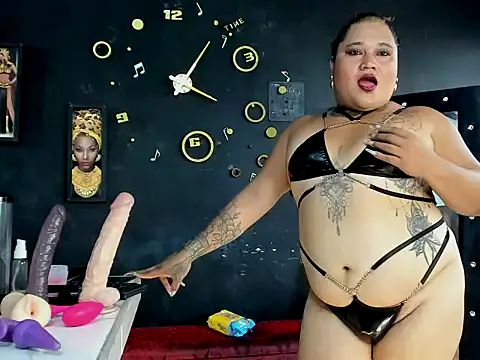 Snapshot of Kat_Valen chatting on October 2025 09:13:01 PM Kat Valen online show from October 2025 09:13:01 PM