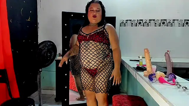 Snapshot of Kat_Valen chatting on October 2025 10:01:01 PM Kat Valen online show from October 2025 10:01:01 PM