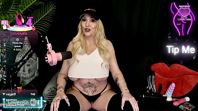 Snapshot of Daisy_Hotwife chatting on November 2025 08:18:01 PM Daisy Hotwife online show from November 2025 08:18:01 PM