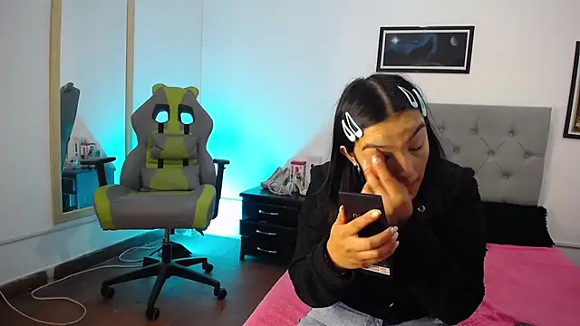 Snapshot of Esmeraldaa- chatting on October 2025 05:38:02 AM Esmeraldaa- online show from October 2025 05:38:02 AM