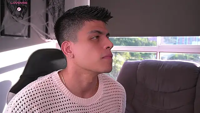 Snapshot of tyler_muscle1 chatting on October 2025 10:10:01 PM tyler muscle1 online show from October 2025 10:10:01 PM