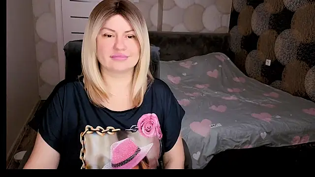 CrystallKiss online show from October 2025 02:30:01 AM