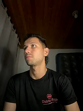 Snapshot of Michaell_Spinelly chatting on October 2025 11:16:02 PM Michaell Spinelly online show from October 2025 11:16:02 PM