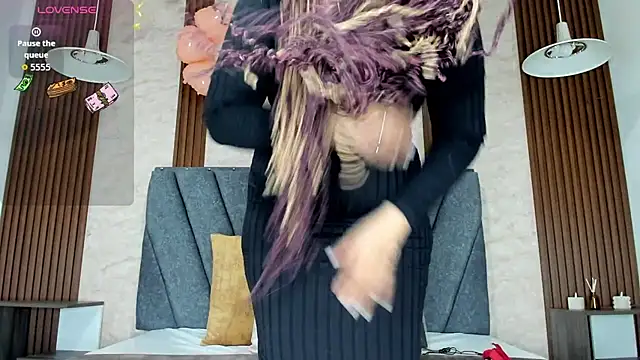 Snapshot of Cailinmilf chatting on October 2025 08:17:01 PM Cailinmilf online show from October 2025 08:17:01 PM