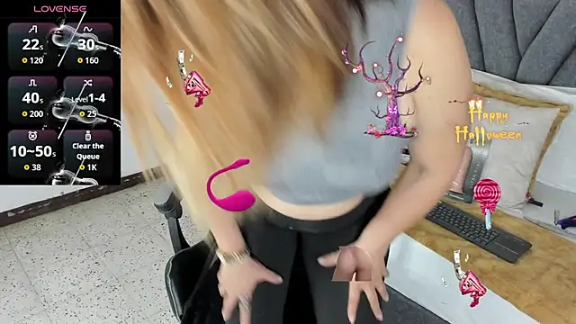 Snapshot of Cailinmilf chatting on October 2025 10:41:02 PM Cailinmilf online show from October 2025 10:41:02 PM