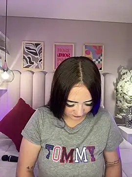 Snapshot of Valeria_carter chatting on October 2025 12:58:01 PM Valeria carter online show from October 2025 12:58:01 PM