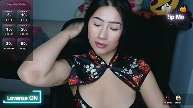 evelyn ch  online show from October 2025 10:52:02 AM