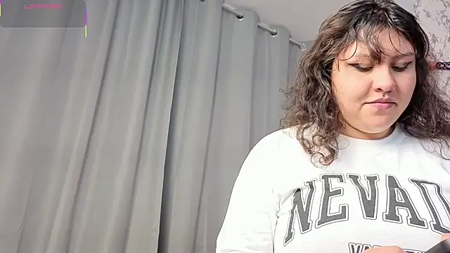 Snapshot of Larissa_Antonella chatting on October 2025 03:20:01 AM Larissa Antonella online show from October 2025 03:20:01 AM