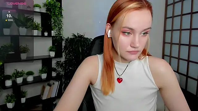 Snapshot of Ida_FaneStain chatting on October 2025 02:32:01 AM Ida FaneStain online show from October 2025 02:32:01 AM