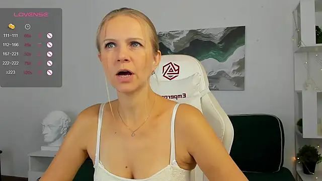 Eliza Wilsoon online show from September 2025 01:49:02 AM