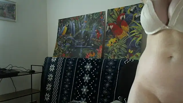 Snapshot of sweetdolly20 chatting on October 2025 06:11:02 AM sweetdolly20 online show from October 2025 06:11:02 AM