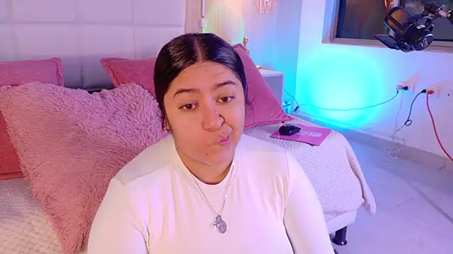 Leah Bensson online show from September 2025 02:50:01 PM