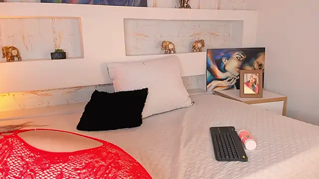 NicoleDiior online show from September 2025 02:50:01 PM