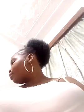 ShySexyBaddiexx online show from November 2025 10:43:02 PM